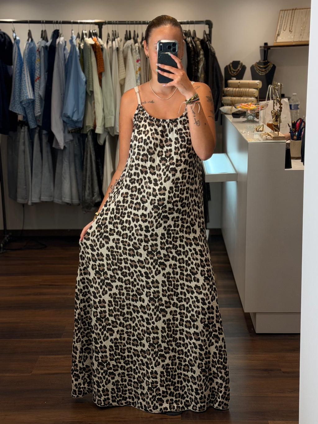 Robe léopard dos nu