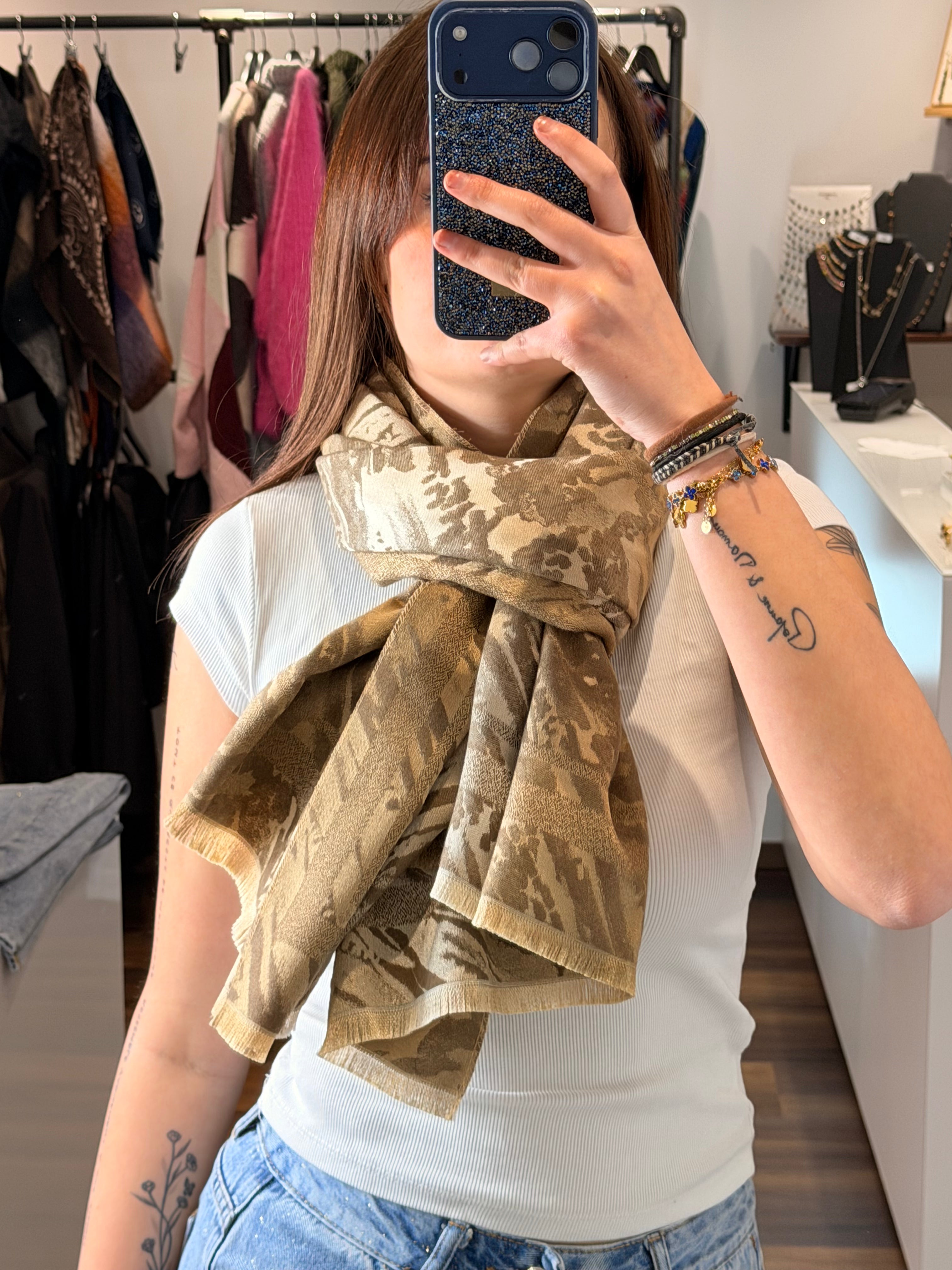 Écharpe taupe irisé